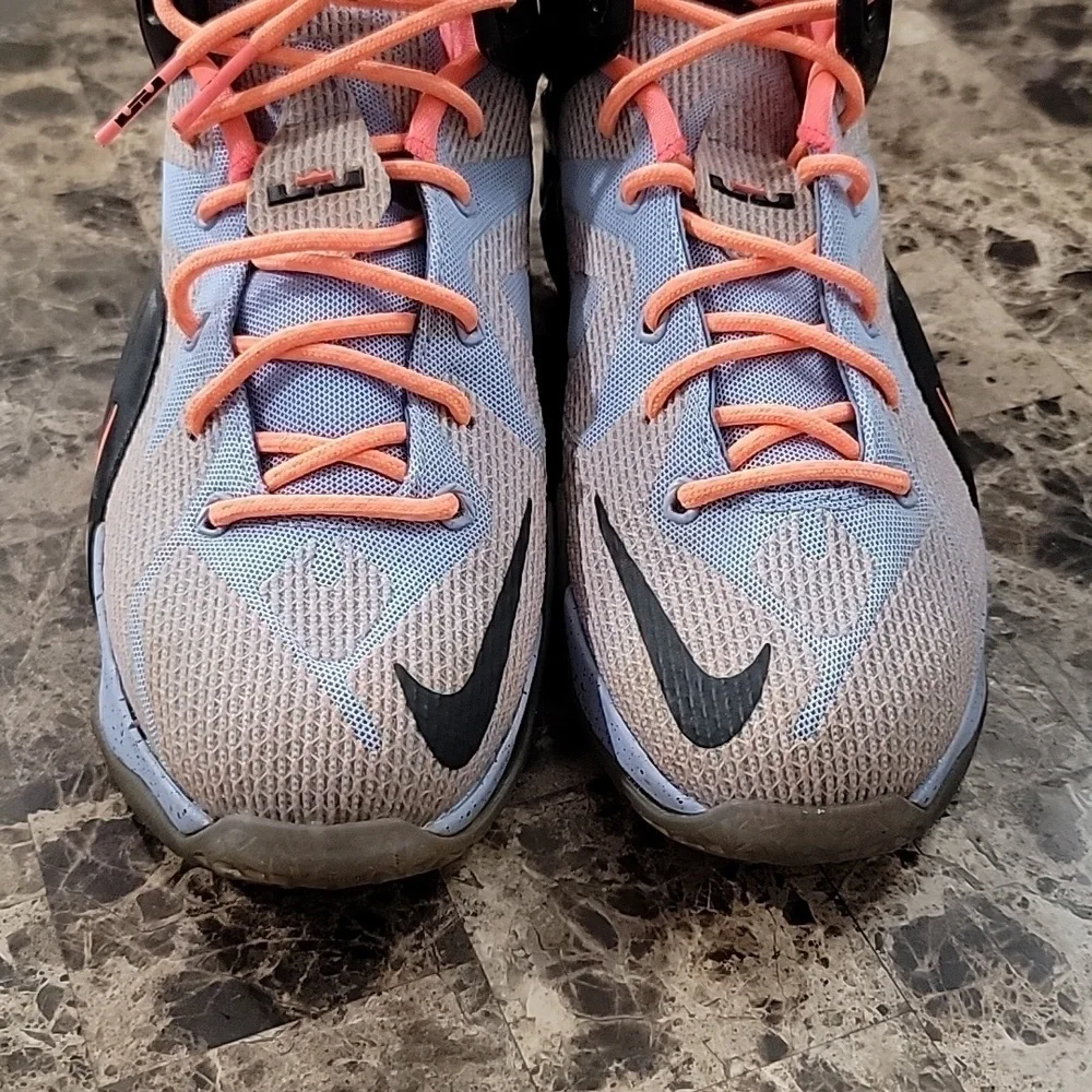 Nike Lebron James Easter Light Blue Sunset Glow Black Shoes youth Sz 6